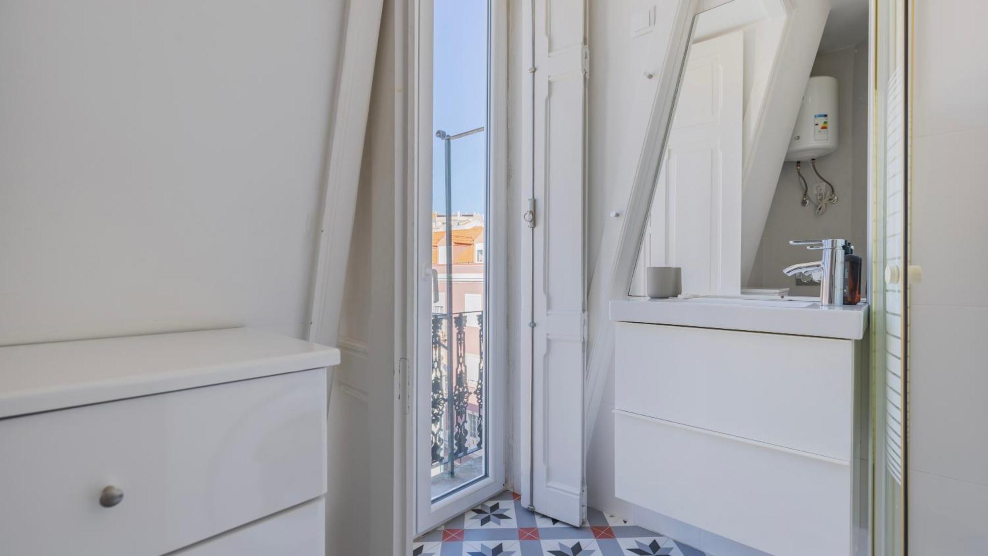 Classic Topfloor Apartment By Lovelystay Lisboa Dış mekan fotoğraf